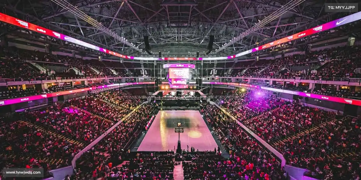 <strong>UED官网</strong>🏸挥动球拍，舞动青春！每一次拼搏，都是对自己的超越！
